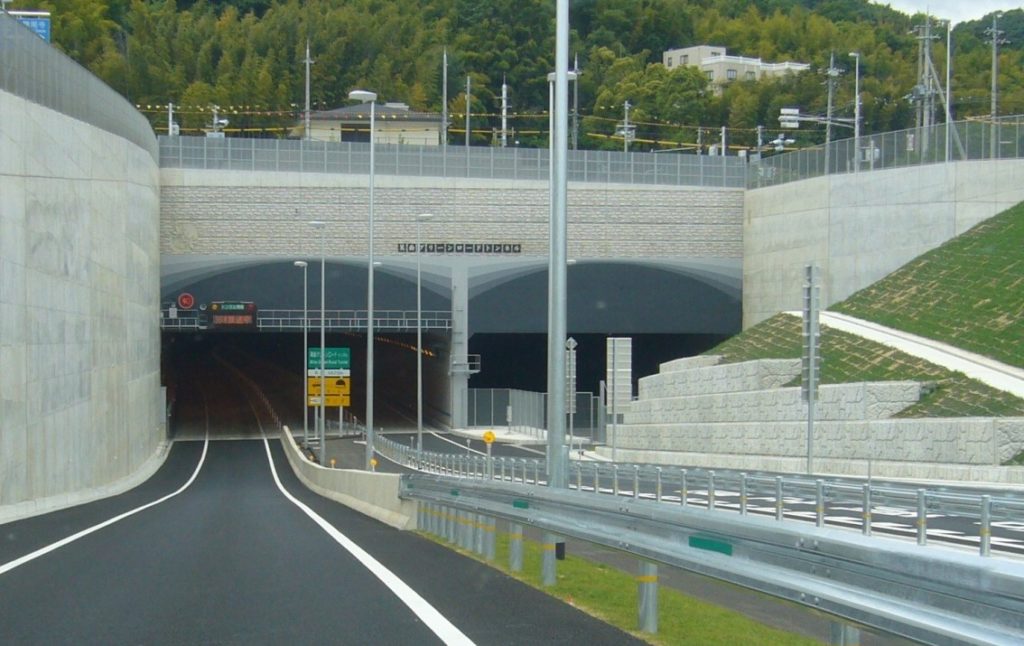 グリーンロードトンネル入口
